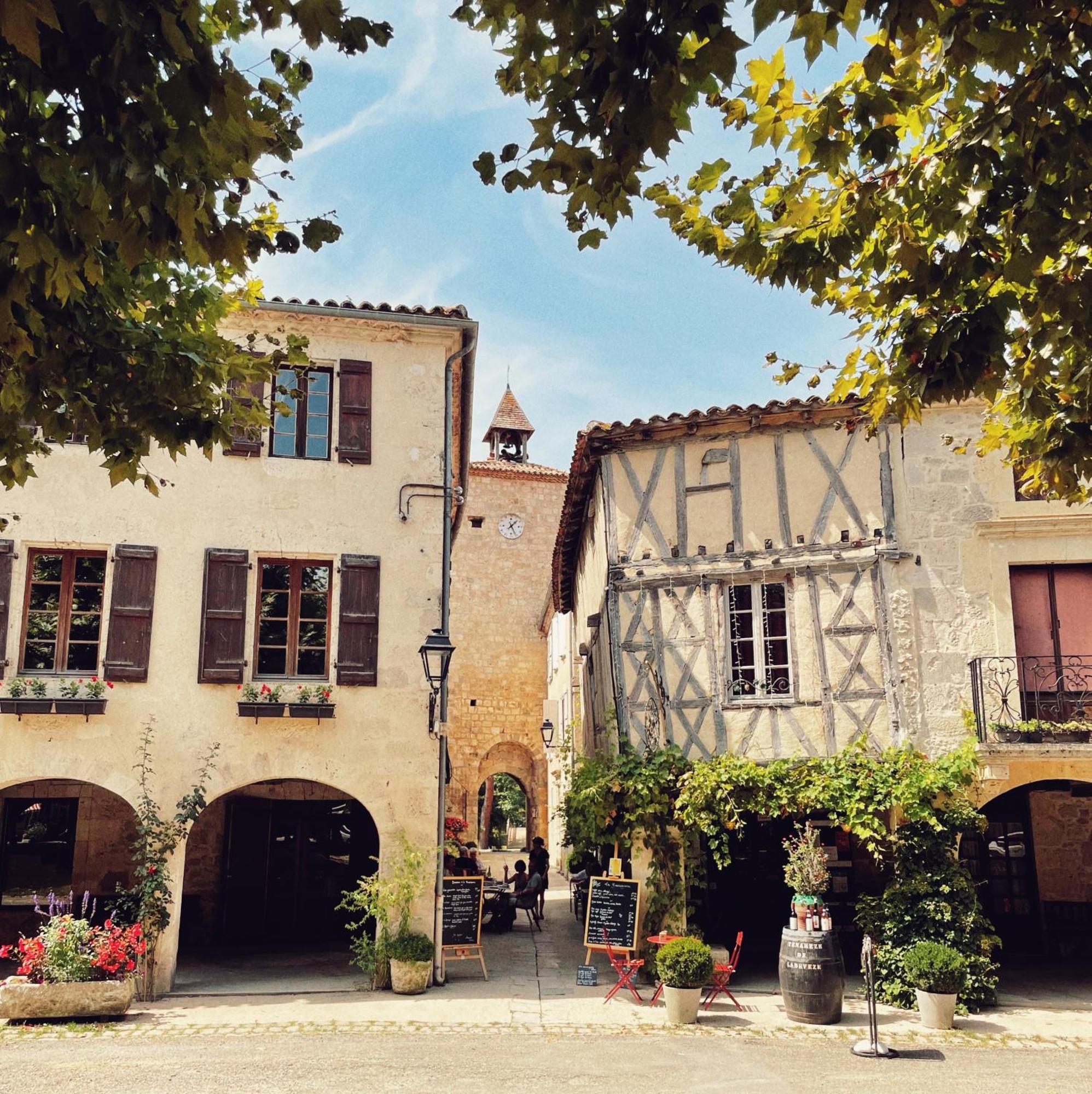 Petit Chateau Le Piot Bed and Breakfast Fleurance Exteriör bild