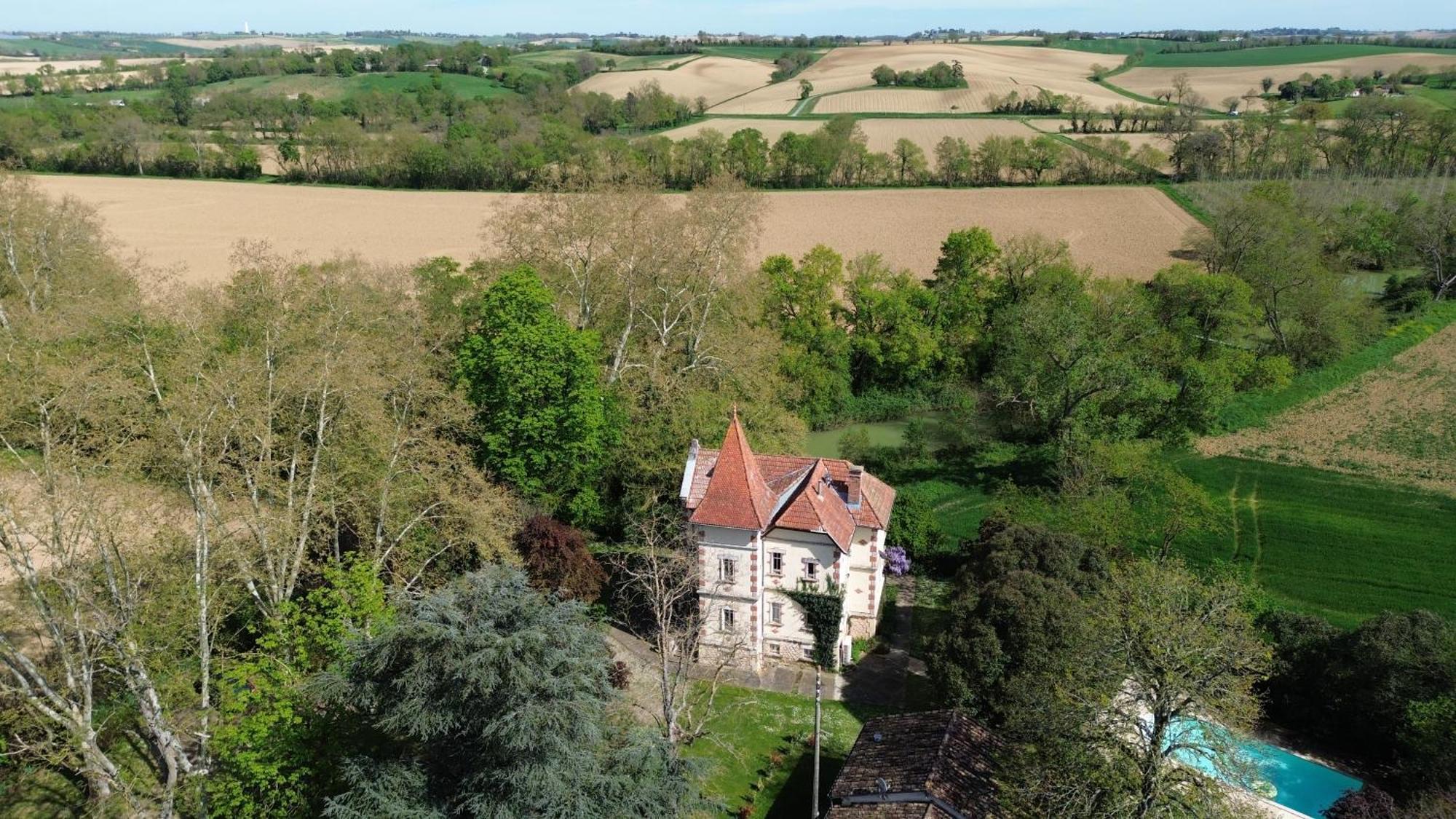 Petit Chateau Le Piot Bed and Breakfast Fleurance Exteriör bild
